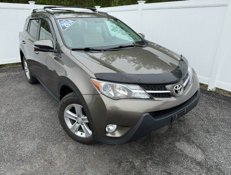 2014 Toyota RAV4 XLE | SunRoof | HtdSeat | USB | Cam