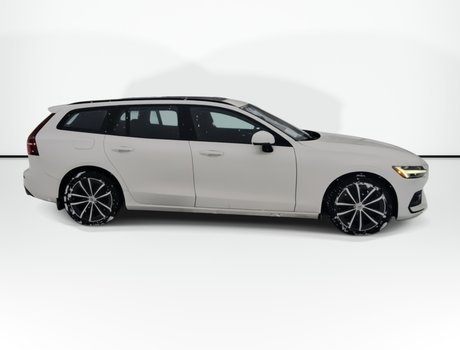 2021 Volvo V60 Momentum | Roof | Nav | Cam | USB