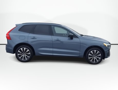 2023 Volvo XC60 Plus Dark Theme | Roof | Nav