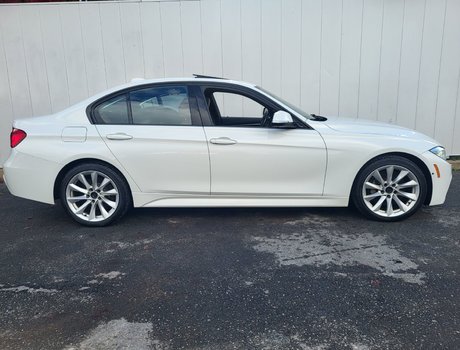 2016 BMW 3 Series 340i xDrive | Leather | SunRoof | Cam | USB | XM