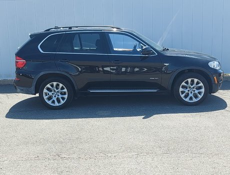 2013 BMW X5 35i | Roof | Lthr | Nav | HtdWheel | Bluetooth