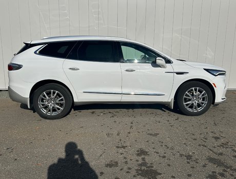 2023 Buick Enclave Premium | Leather | Roof | Cam | Warranty to 2028