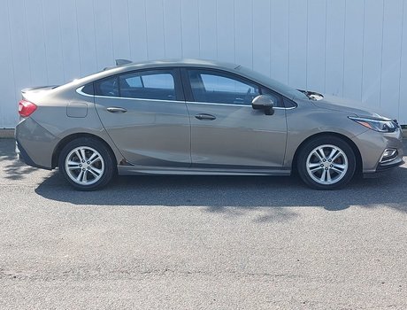 2017 Chevrolet Cruze LT | HtdSeats | Cam | USB | Bluetooth | XM Radio