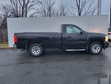 2009 Chevrolet Silverado 1500 WT | 8ftBox | V6 | Automatic | AM/FM | CD | A/C