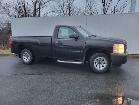 2009 Chevrolet Silverado 1500 WT | 8ftBox | V6 | Automatic | AM/FM | CD | A/C