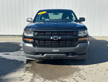 2017 Chevrolet Silverado 1500 Black Out Edition | Cam | USB | 20s | Bluetooth