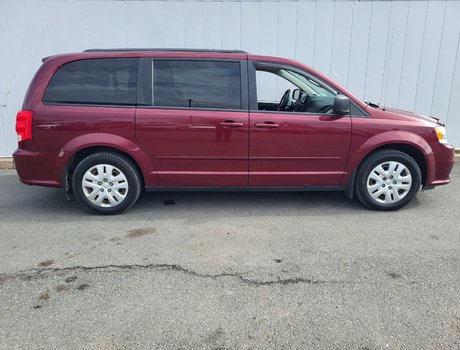 2017 Dodge Grand Caravan SXT | 7-Pass | StowNGo | Keyless | Cruise | CD