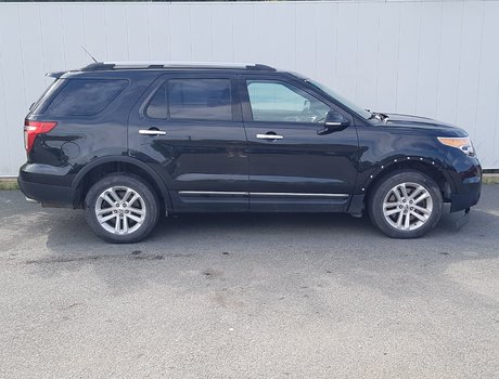 2015 Ford Explorer XLT | USB | PwrTailgate | XM | Keyless Entry