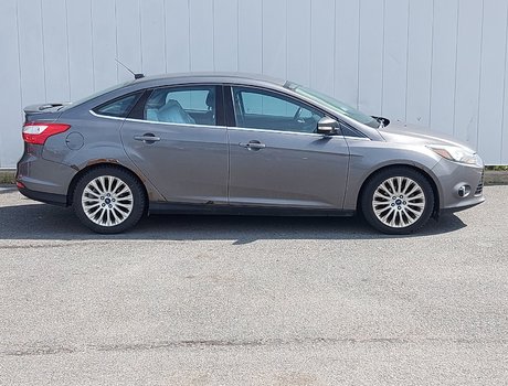 2012 Ford Focus Titanium | HtdSeats | Keyless | USB | XM Radio