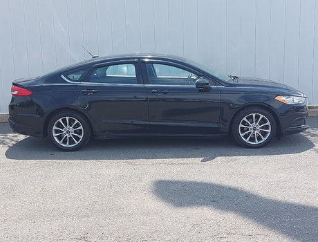 2017 Ford Fusion SE | Roof | Bluetooth | Cruise | Keyless | XM