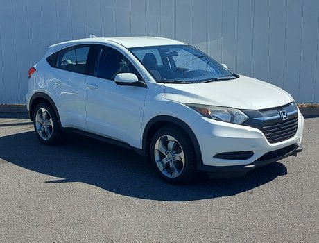 2017 Honda HR-V LX | 6-Spd | Cam | USB | HtdSeats | Bluetooth
