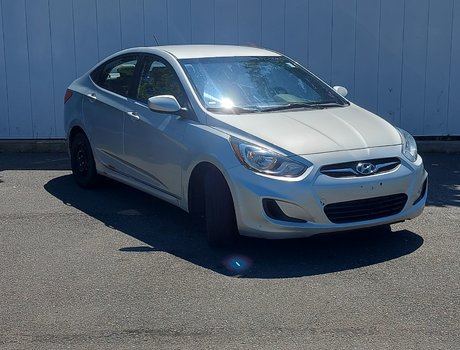 2013 Hyundai Accent L | Auto | Tilt | TractionControl | Aux