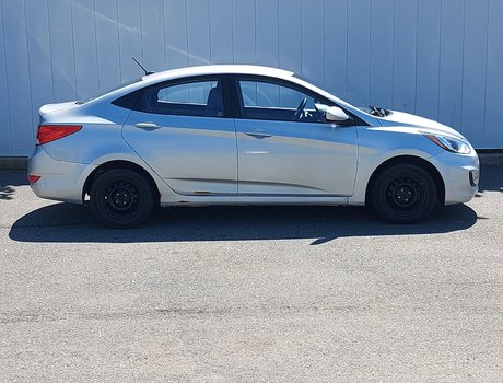 2013 Hyundai Accent L | Auto | Tilt | TractionControl | Aux