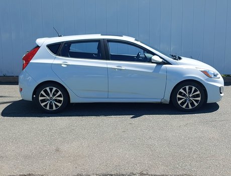 2017 Hyundai Accent GLS | HtdSeats | Roof | USB | Bluetooth | XM