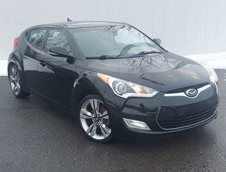 2015 Hyundai Veloster w/Tech | Roof | Cam | Nav | Bluetooth | HtdSeats