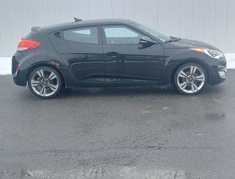 2015 Hyundai Veloster w/Tech | Roof | Cam | Nav | Bluetooth | HtdSeats