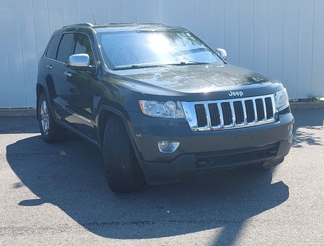 2011 Jeep Grand Cherokee Laredo | Leather | Roof | Keyless | Bluetooth