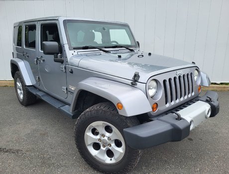 2013 Jeep Wrangler Unlimited Sahara | Leather | USB | Bluetooth | Keyless