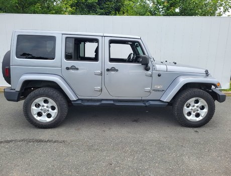 2013 Jeep Wrangler Unlimited Sahara | Leather | USB | Bluetooth | Keyless