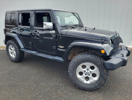 2014 Jeep Wrangler Unlimited Sahara | Leather | Cam | USB | Bluetooth | Keyless