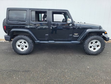 2014 Jeep Wrangler Unlimited Sahara | Leather | Cam | USB | Bluetooth | Keyless