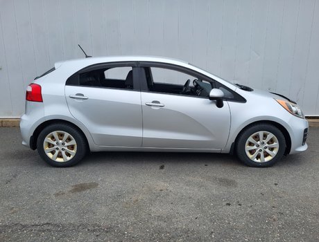 2016 Kia Rio LX | 6-Spd | USB | HtdSeats | Bluetooth | Keyless