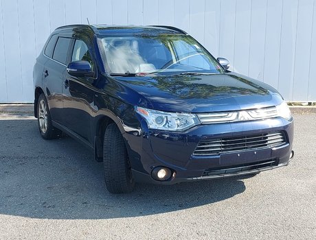 2014 Mitsubishi Outlander GT | Leather | SunRoof | HtdSeats | Cam | Aux