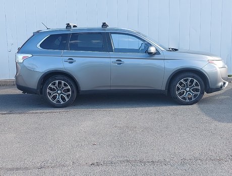 2015 Mitsubishi Outlander GT | Leather | HtdSeats | Keyless | Bluetooth