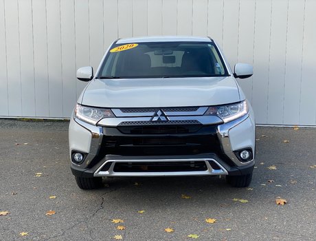 2020 Mitsubishi Outlander ES | Cam | 7-Pass | HtdSeats | Warranty to 2029