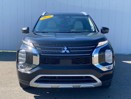 2022 Mitsubishi Outlander SEL | Leather | Roof | 7-Pass | Warranty to 2031