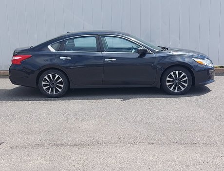 2016 Nissan Altima 2.5 SV | Cam | HtdSeats | Bluetooth | USB | Aux
