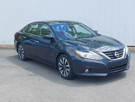 2016 Nissan Altima 2.5 SV | Cam | HtdSeats | Bluetooth | USB | Aux