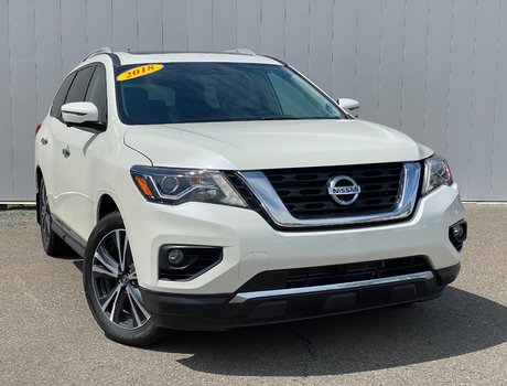 2018 Nissan Pathfinder Platinum | SunRoof | Leather | 7-Pass | Cam | USB