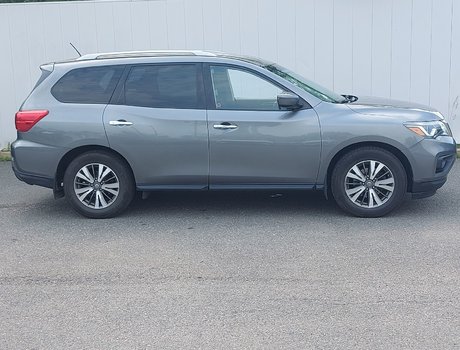 2018 Nissan Pathfinder SV | Nav | Cam | USB | HtdWheel | 3rd Row