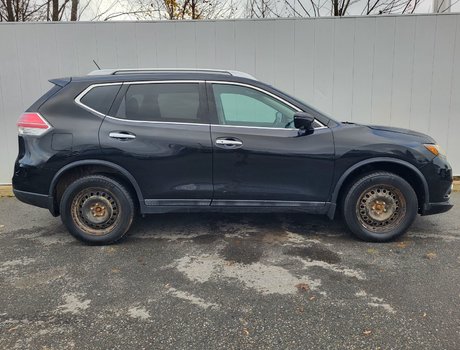 2016 Nissan Rogue SV | SunRoof | Cam | USB | HtdSeats | Bluetooth