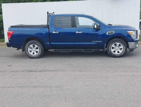 2017 Nissan TITAN SV | Back up Cam | Keyless Entry | USB