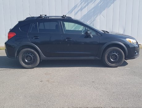 2015 Subaru XV Crosstrek 2.0i | Cam | USB | Bluetooth | Rails