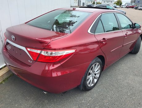 2015 Toyota Camry XLE | Leather | SunRoof | Navi | Cam | USB | XM