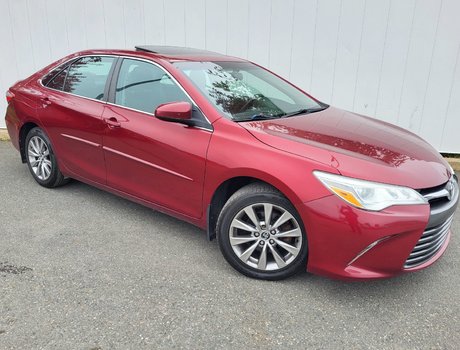 2015 Toyota Camry XLE | Leather | SunRoof | Navi | Cam | USB | XM