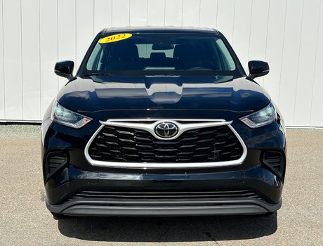 2022 Toyota Highlander LE | Cam | 8-Pass | Bluetooth | Warranty to 2027