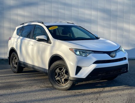 2017 Toyota RAV4 LE | Cam | USB | HtdSeats | Bluetooth | Keyless