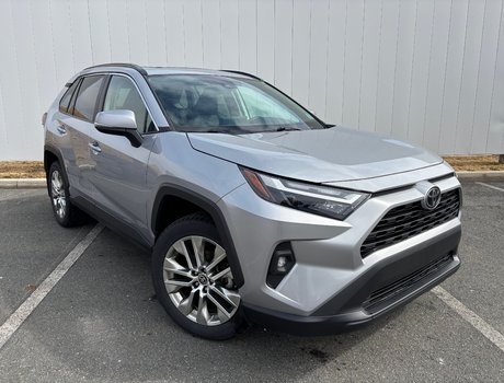 2024 Toyota RAV4 XLE | Leather | Roof | Nav | Warranty Until 2028