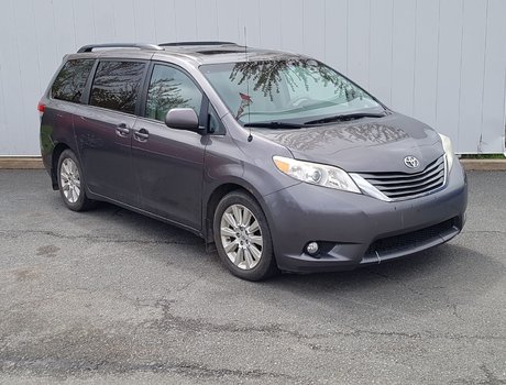 2014 Toyota Sienna XLE | Sunroof  Cam | USB | BlueTooth | Keyless