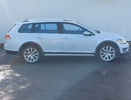 2018 Volkswagen Golf Alltrack Base | HtdSeats | Cam | USB | Cruise