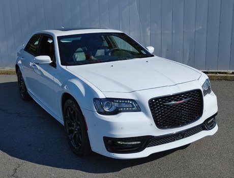2023 Chrysler 300 S | AWD | Leather | Sunroof | Warranty to 2028