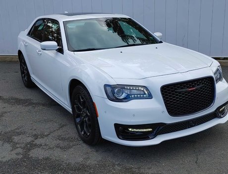 2023 Chrysler 300 300S | Leather | Roof | Cam | Warranty to 2028