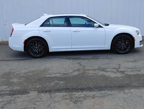 2023 Chrysler 300 300S | Leather | Roof | Cam | Warranty to 2028