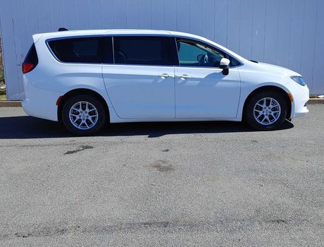 2022 Chrysler Grand Caravan SXT | HtdSeats | Cam | USB | Warranty to 2027