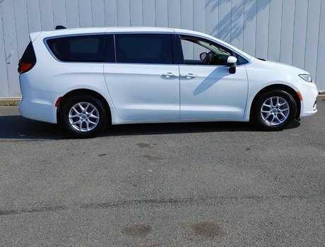 2023 Chrysler Pacifica Touring L | Leather | Cam | Usb | Warranty to 2028