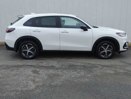 2024 Honda HR-V Sport-B | Roof | Cam | HtdSeats | Warranty to 2028